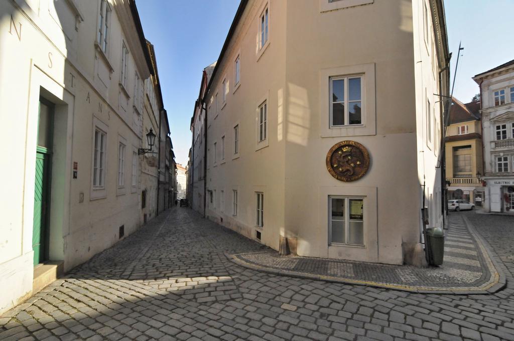 Apartment Trziste Prag Exteriör bild