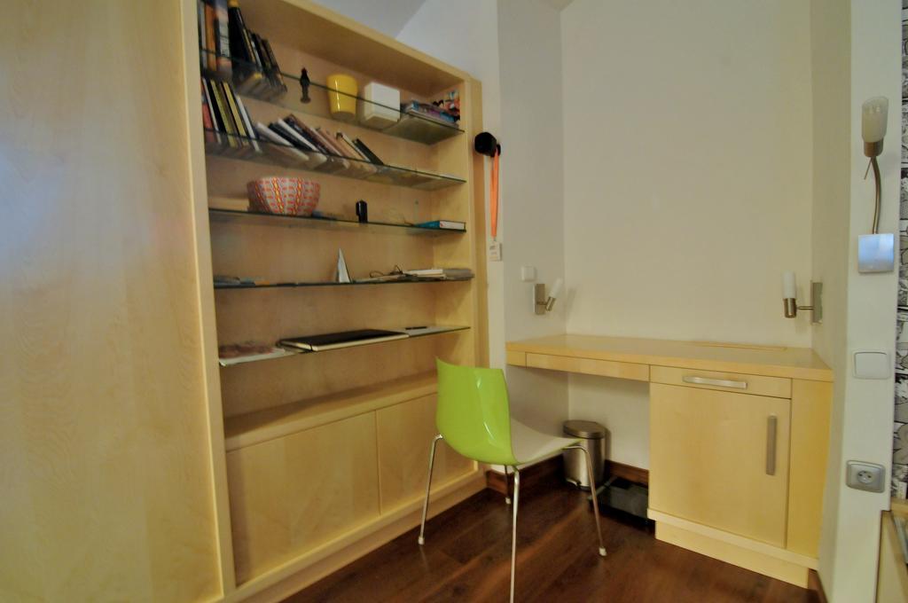 Apartment Trziste Prag Exteriör bild