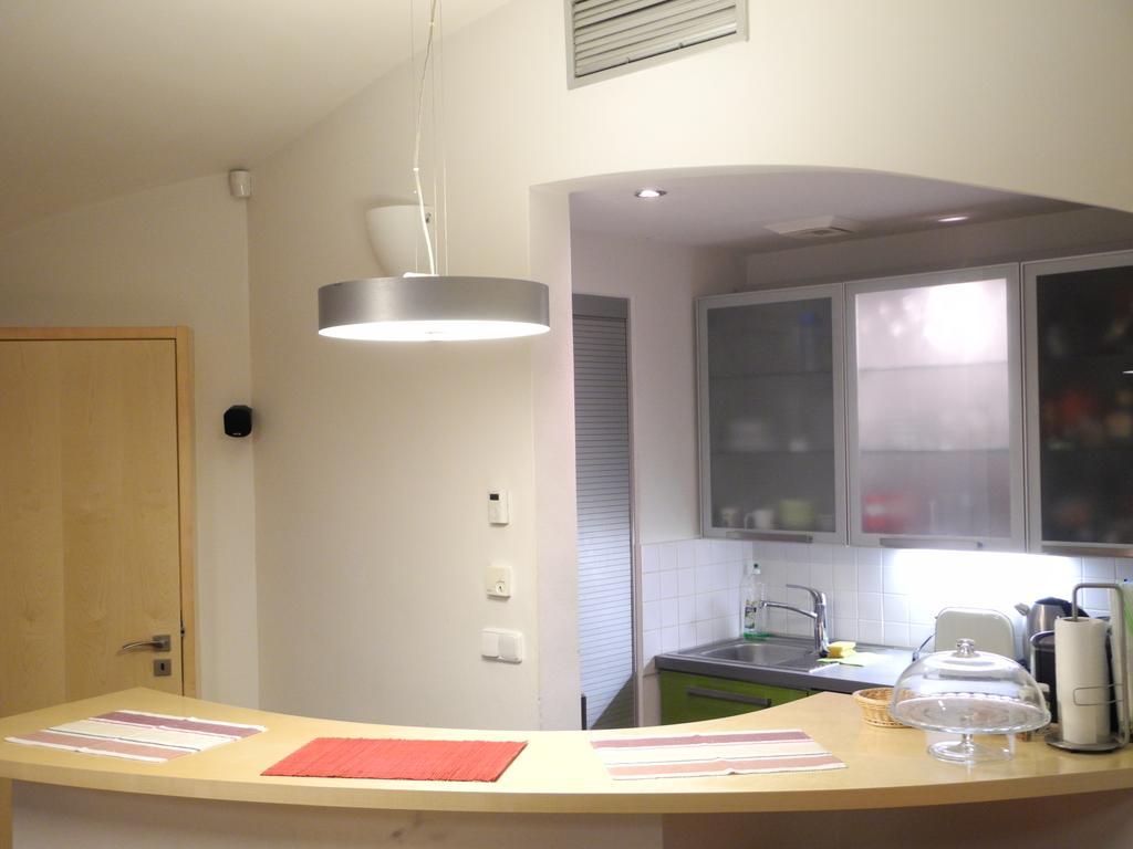 Apartment Trziste Prag Exteriör bild