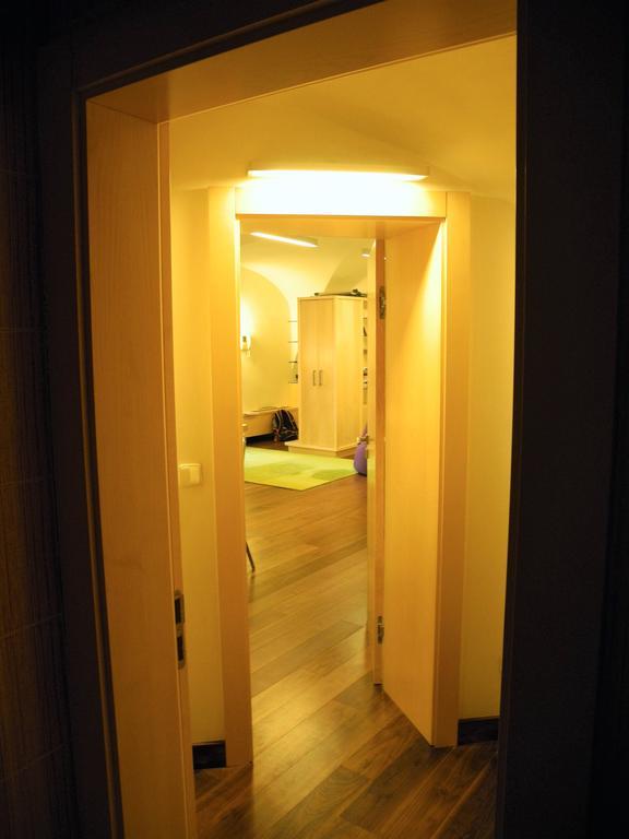 Apartment Trziste Prag Exteriör bild